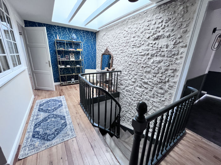 Image No.8-6 Bed House for sale