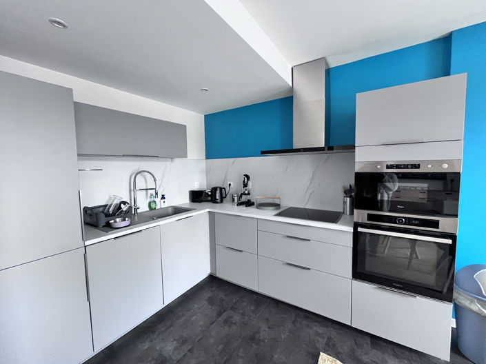 Image No.9-6 Bed House for sale