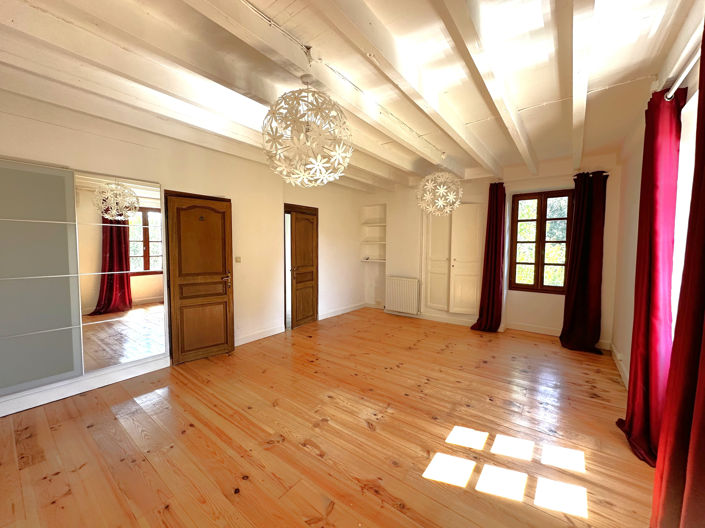 Image No.19-8 Bed House for sale