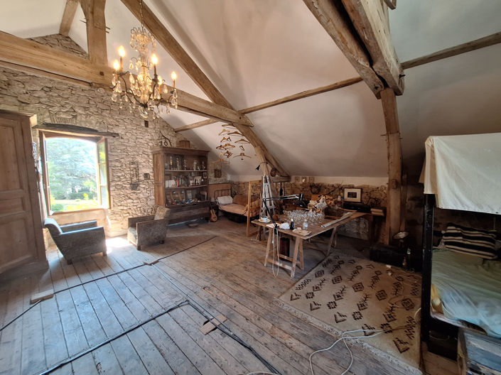 Image No.10-3 Bed House for sale