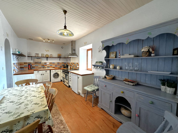 Image No.8-4 Bed House for sale