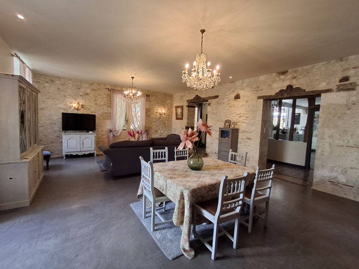 Image No.11-8 Bed House for sale