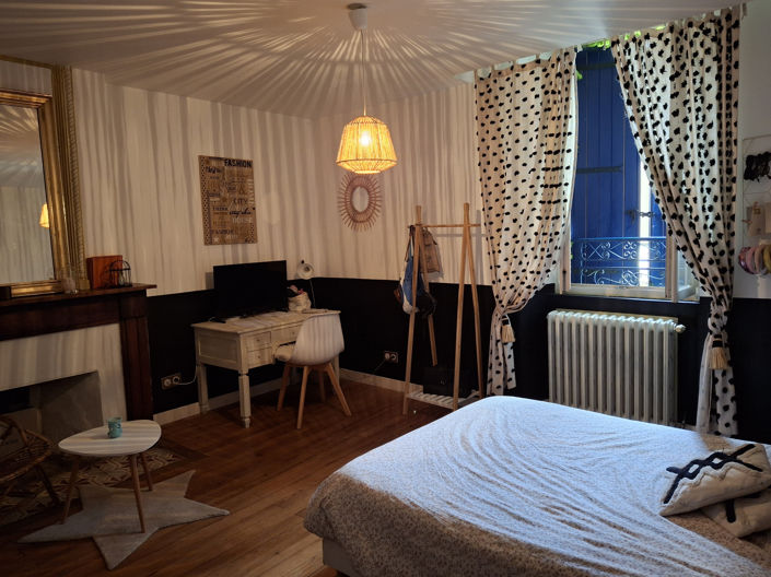 Image No.16-8 Bed House for sale