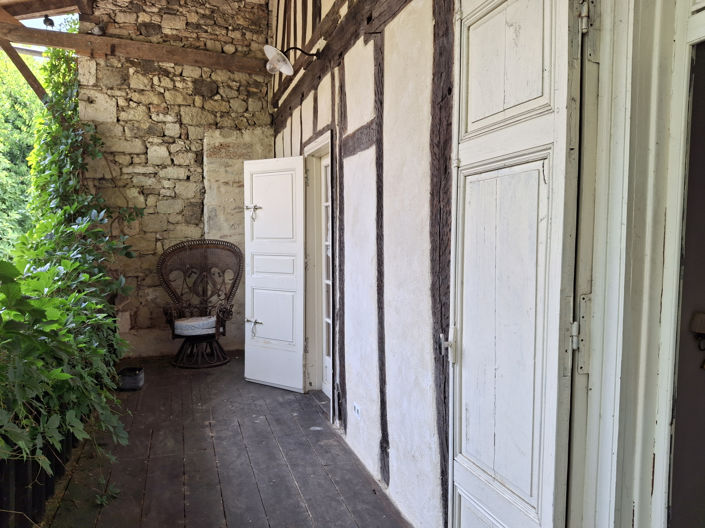 Image No.17-8 Bed House for sale