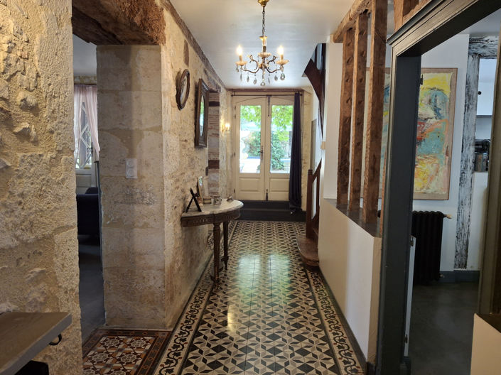 Image No.2-8 Bed House for sale