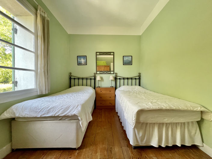 Image No.17-5 Bed House for sale