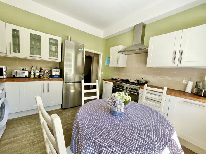 Image No.7-5 Bed House for sale