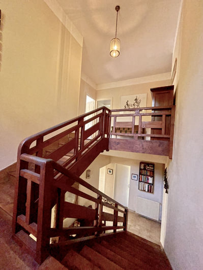 Image No.9-5 Bed House for sale