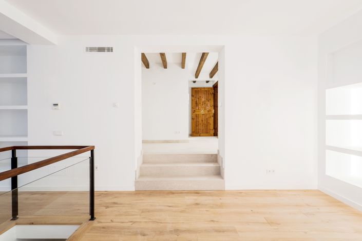 Image No.1-2 Bed House for sale