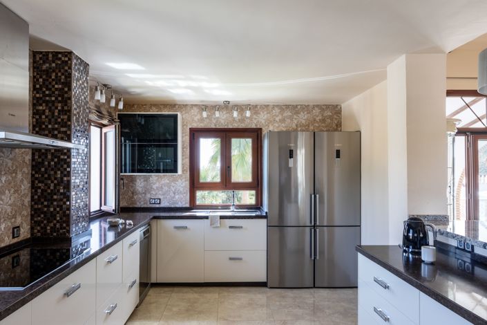 Image No.11-6 Bed Villa for sale