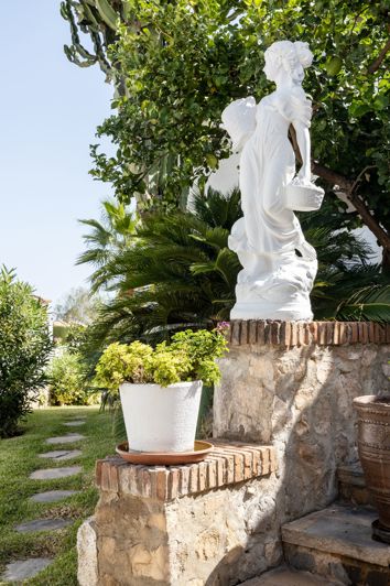 Image No.18-6 Bed Villa for sale