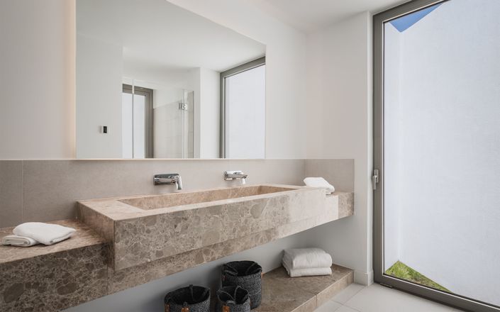 Image No.6-5 Bed Villa for sale