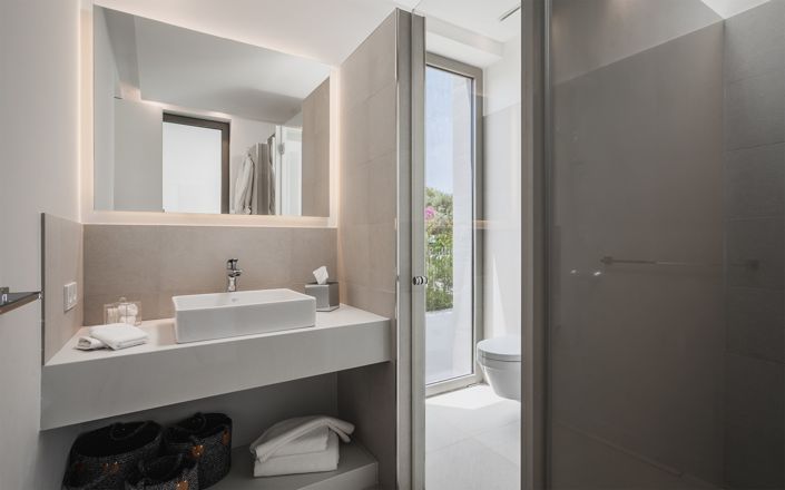 Image No.8-5 Bed Villa for sale