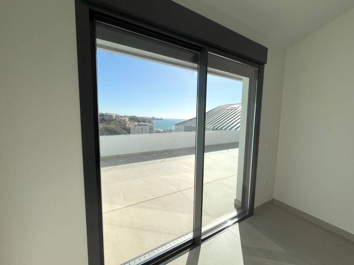 Image No.22-3 Bed Apartment for sale