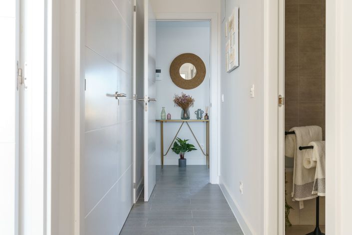 Image No.8-2 Bed Apartment for sale