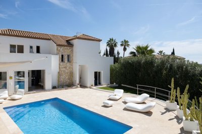 5 Bed Villa for sale