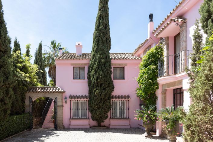 Image No.9-5 Bed Villa for sale