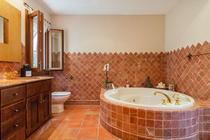 Image No.17-4 Bed Villa for sale