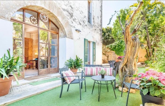 Image No.3-6 Bed Townhouse for sale