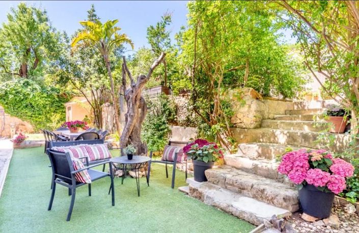 Image No.20-6 Bed Townhouse for sale