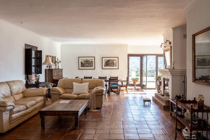 Image No.16-7 Bed Villa for sale