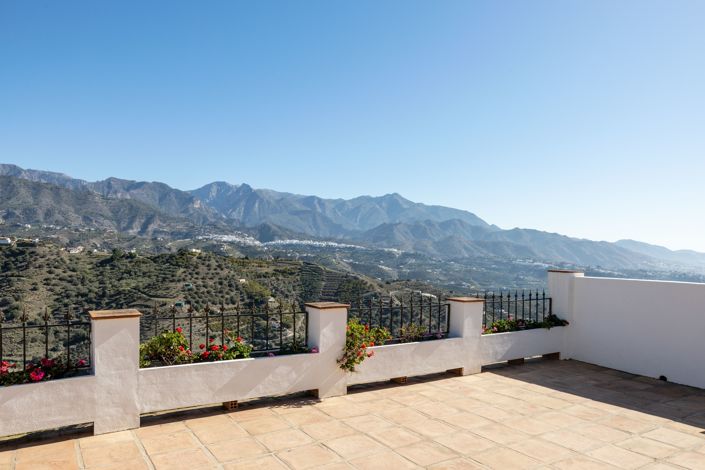 Image No.24-7 Bed Villa for sale