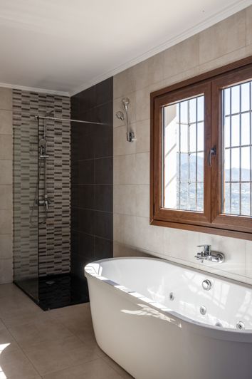 Image No.29-7 Bed Villa for sale