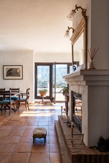 Image No.8-7 Bed Villa for sale