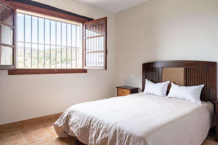 Image No.26-3 Bed House for sale