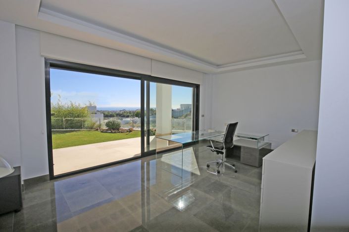 Image No.18-6 Bed Villa for sale