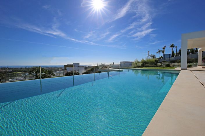 Image No.3-6 Bed Villa for sale