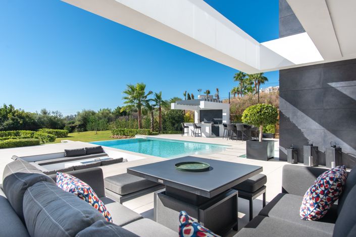 Image No.11-6 Bed Villa for sale