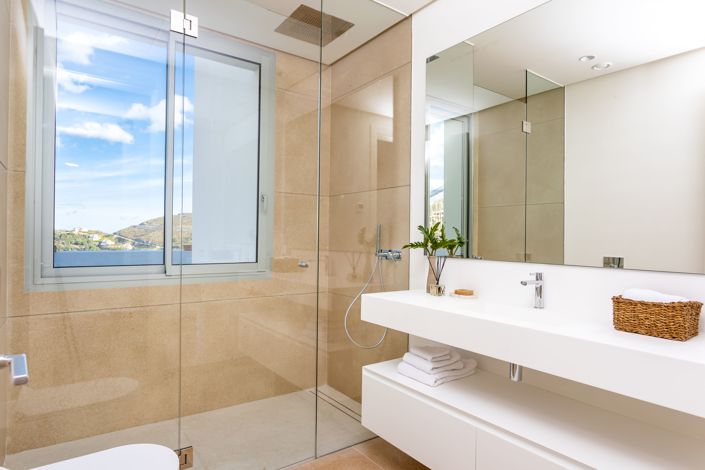 Image No.27-3 Bed Apartment for sale