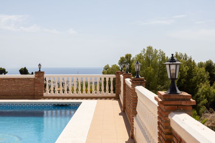 Image No.1-5 Bed Villa for sale