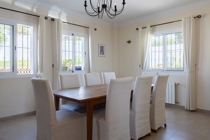 Image No.17-5 Bed Villa for sale