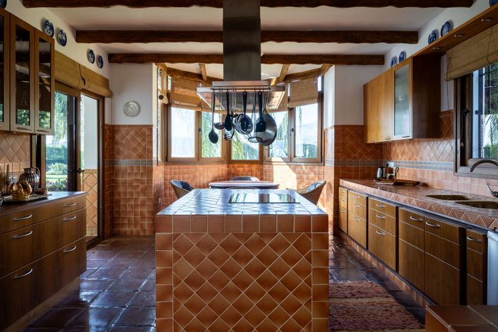 Image No.11-8 Bed Country House for sale