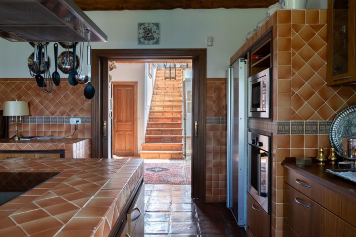 Image No.13-8 Bed Country House for sale