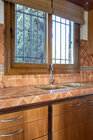 Image No.14-8 Bed Country House for sale