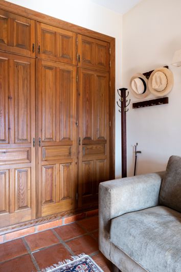 Image No.24-8 Bed Country House for sale