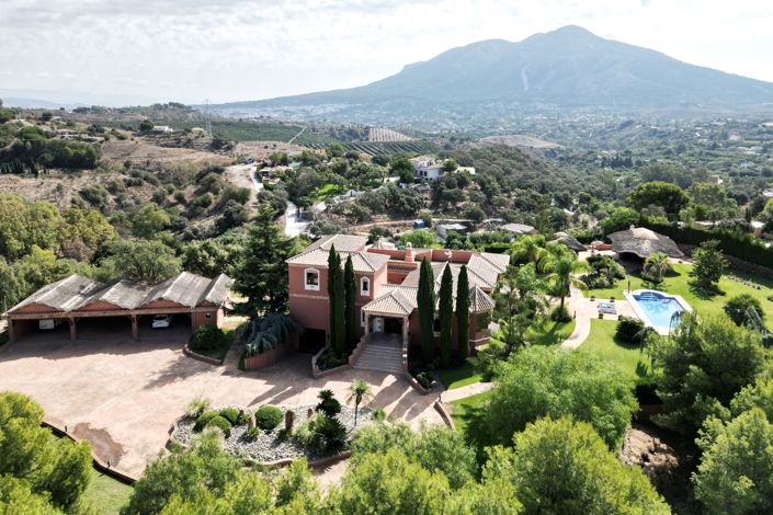 Image No.4-8 Bed Country House for sale