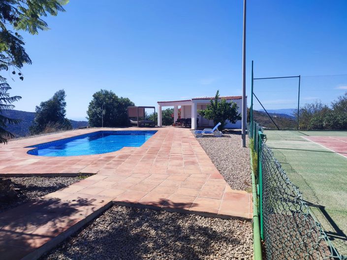 Image No.13-9 Bed House for sale