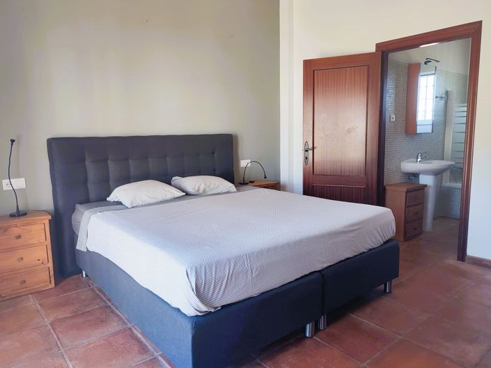 Image No.21-9 Bed House for sale