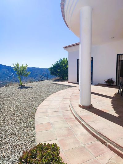 Image No.7-9 Bed House for sale