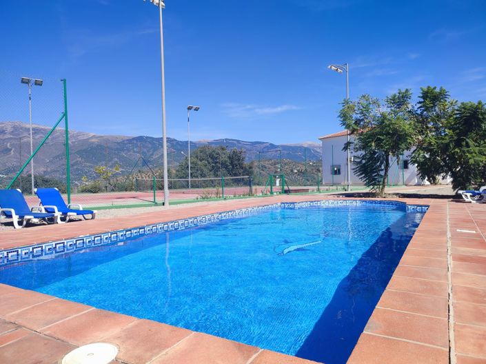 Image No.9-9 Bed House for sale