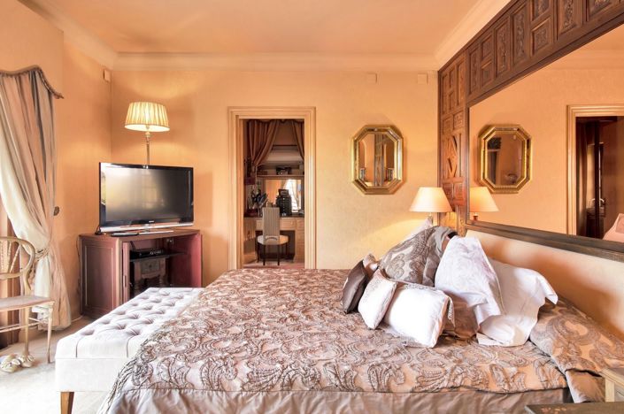 Image No.25-6 Bed Villa for sale