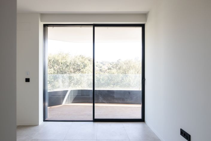 Image No.15-3 Bed Apartment for sale