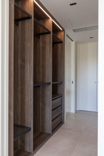 Image No.21-3 Bed Apartment for sale