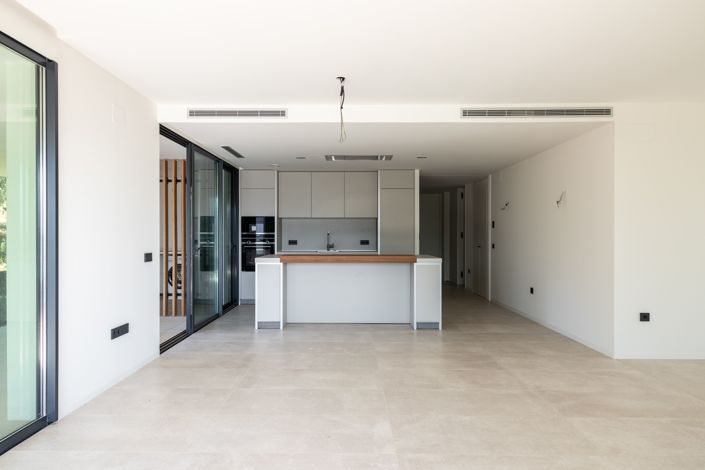 Image No.7-3 Bed Apartment for sale