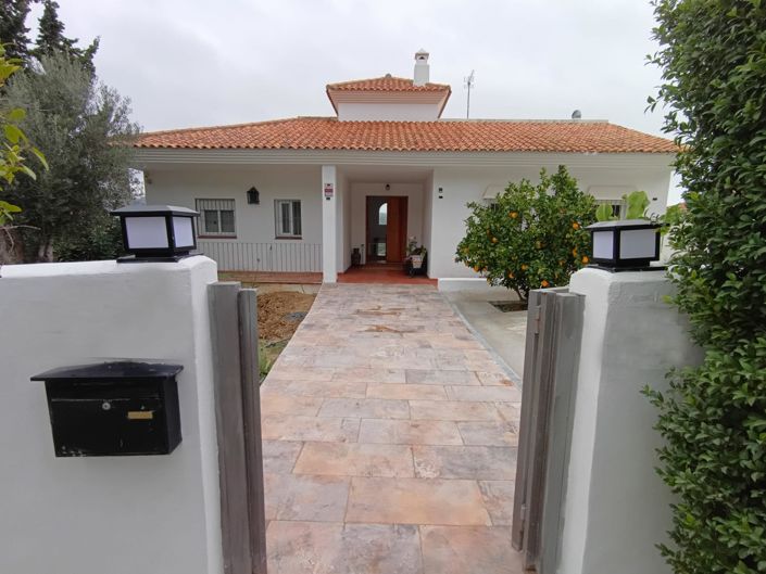 Image No.2-5 Bed Villa for sale