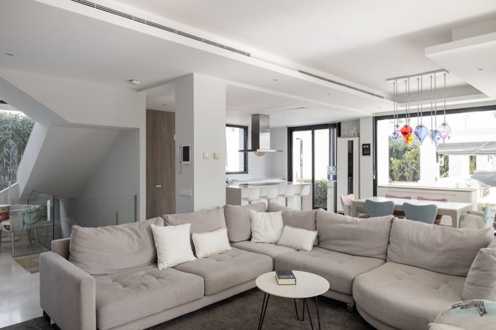 Image No.3-6 Bed Villa for sale